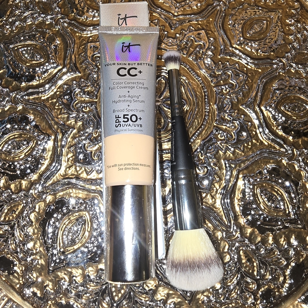 it CC+Full Coverage Cream w/SPF 50+ &  #7 Dual Ended Brush